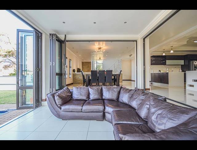 4 BEDROOM HOUSE FOR SALE IN COPPERLEAF ESTATE